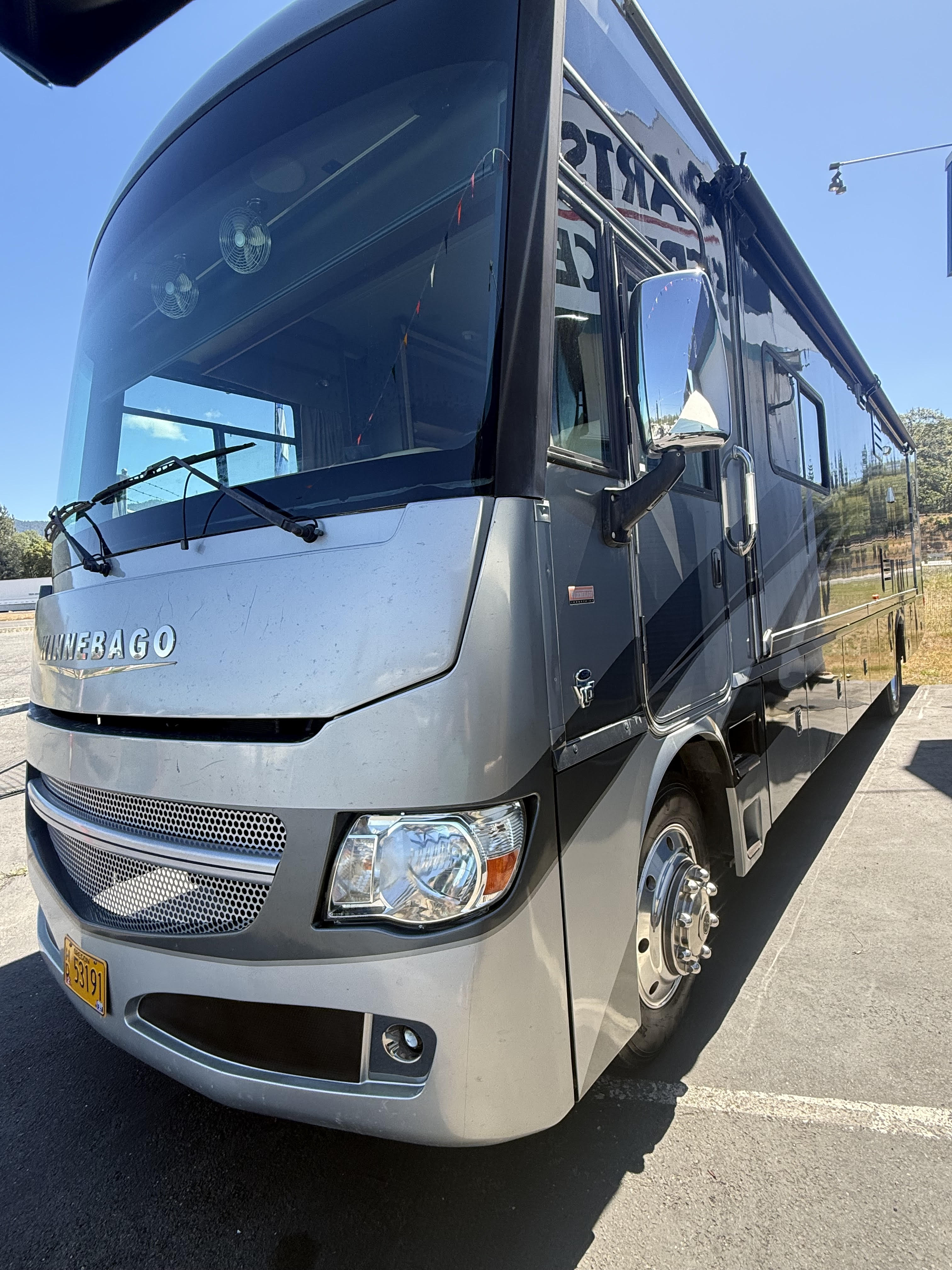2014 WINNEBAGO ADVENTURER featured photo