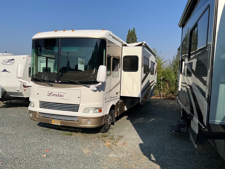 2006 Georgie Boy Landau 3525TS featured photo